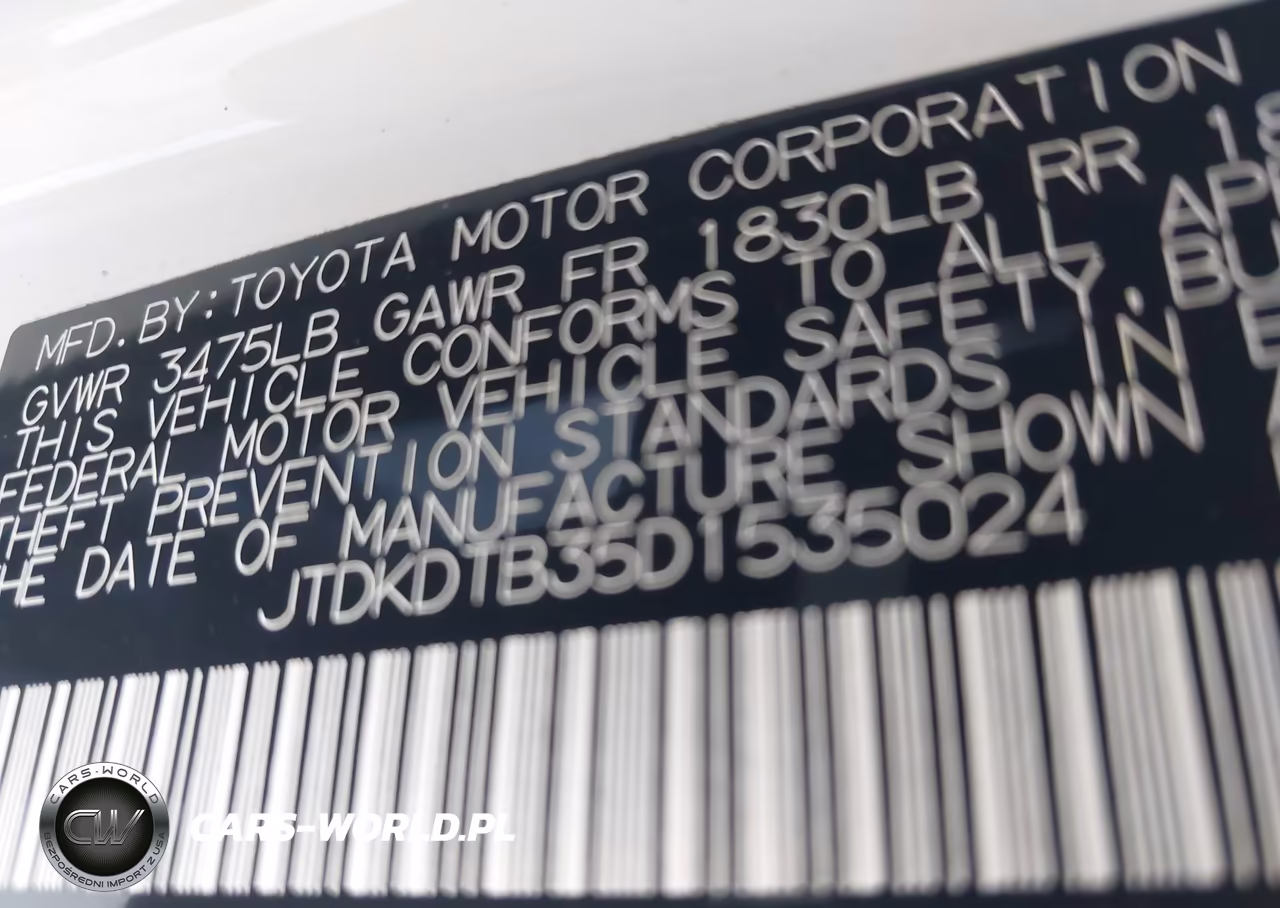 2013 Toyota Prius C One VIN:JTDKDTB35D1535024 - 9