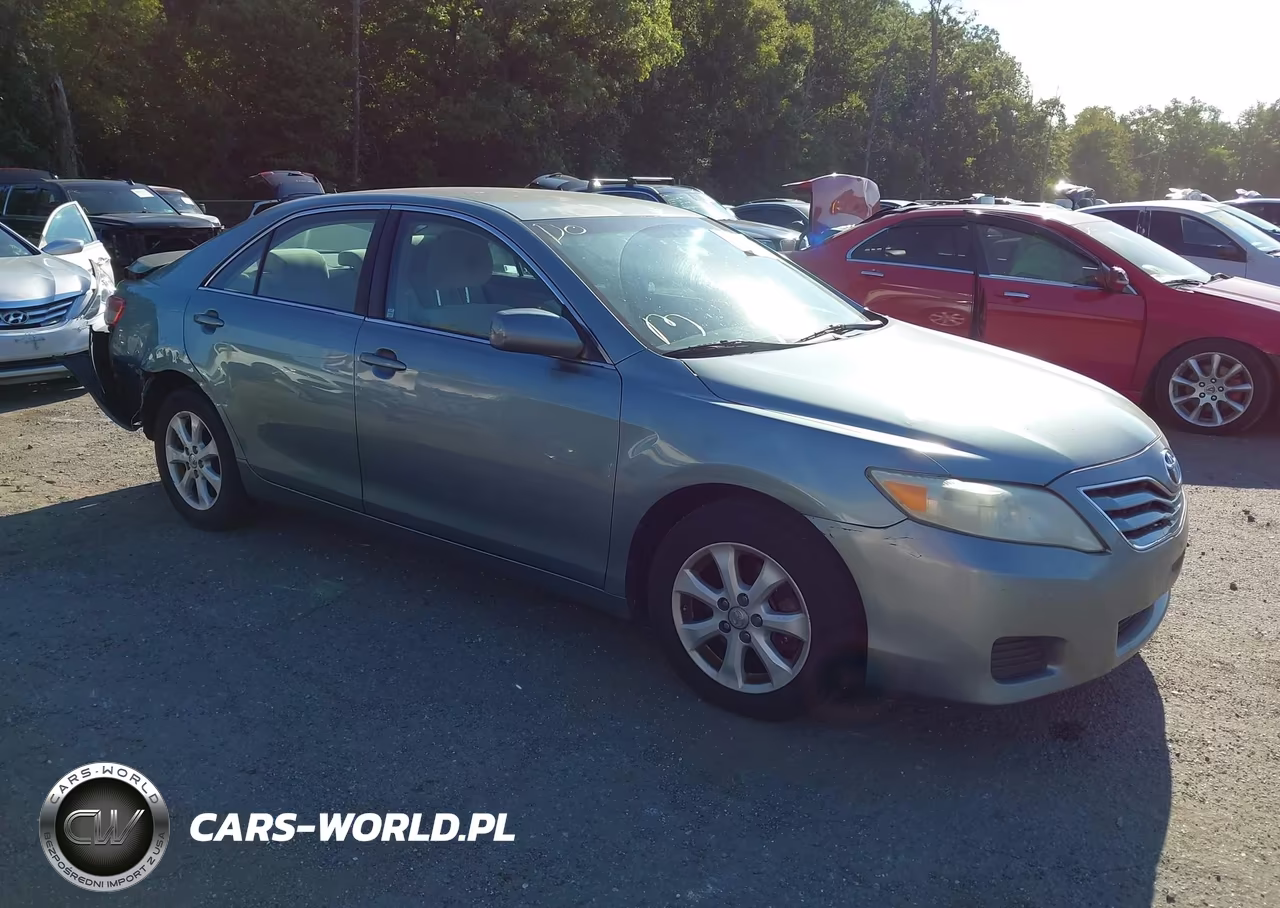 2011 Toyota Camry Le – zdjęcie 1 z 17