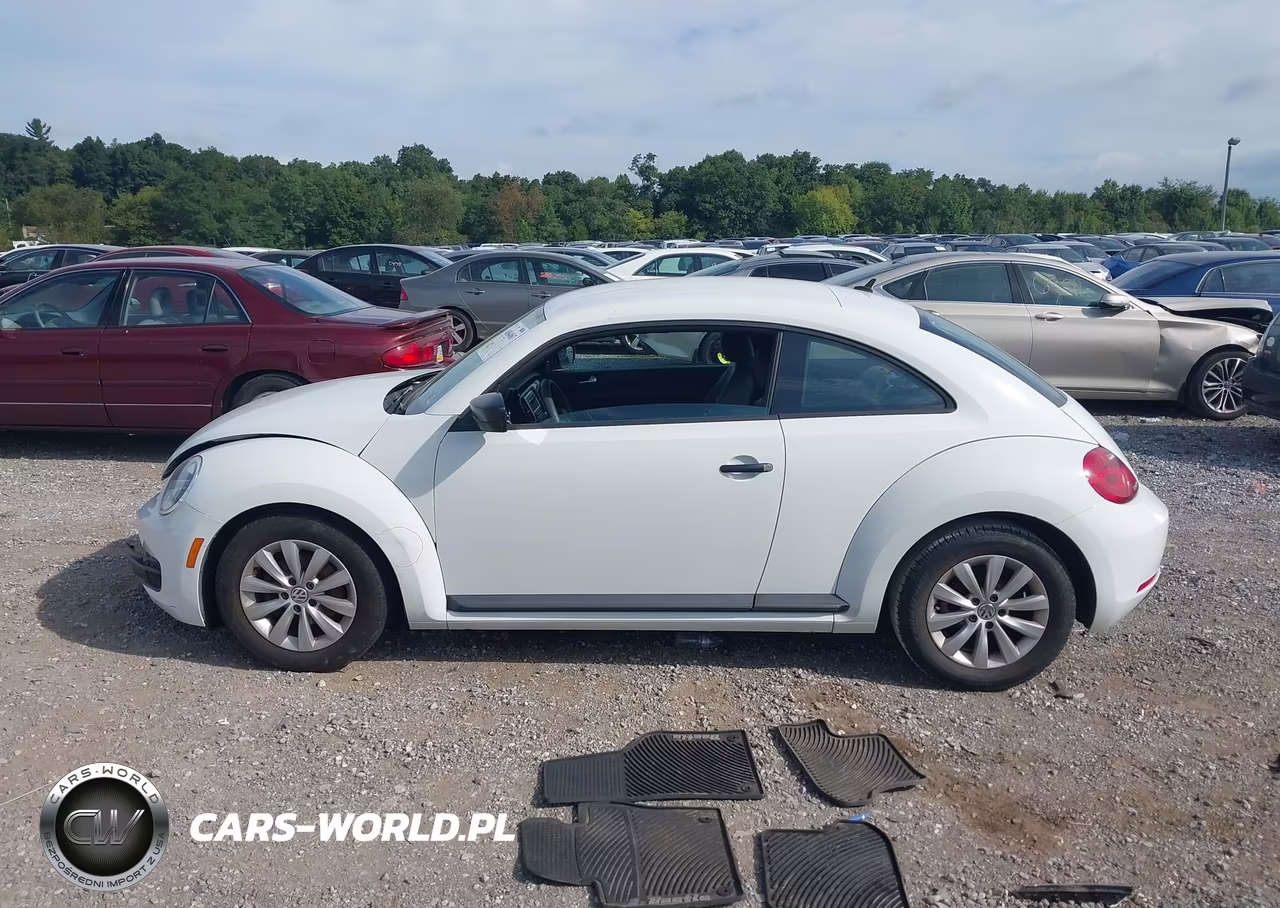 2015 Volkswagen Beetle Coupe 1.8T Fleet Edition VIN:3VWF17AT7FM604253 - 14
