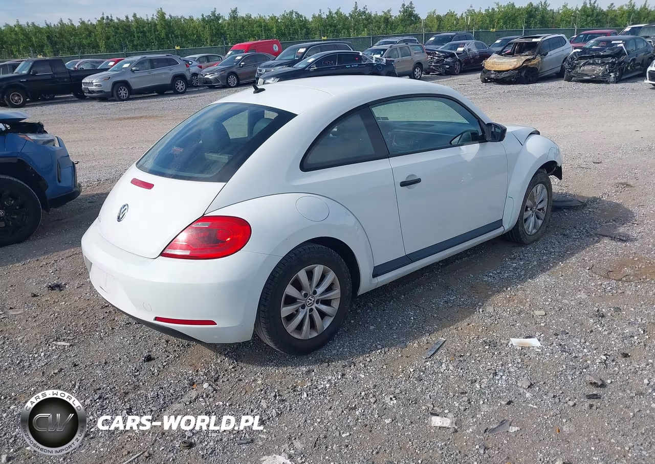 2015 Volkswagen Beetle Coupe 1.8T Fleet Edition VIN:3VWF17AT7FM604253 - 4