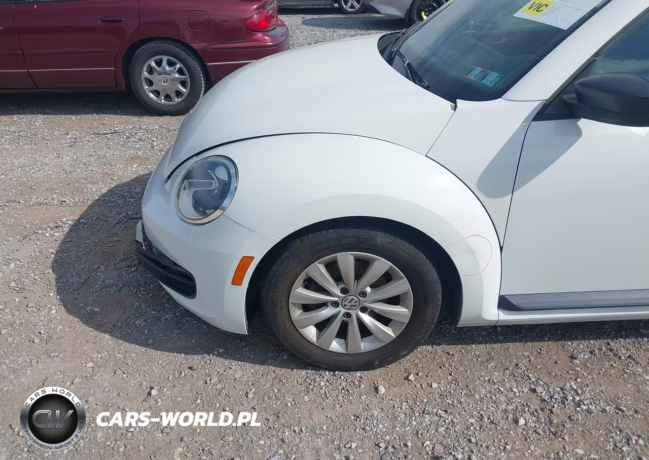 2015 Volkswagen Beetle Coupe 1.8T Fleet Edition VIN:3VWF17AT7FM604253 - 6