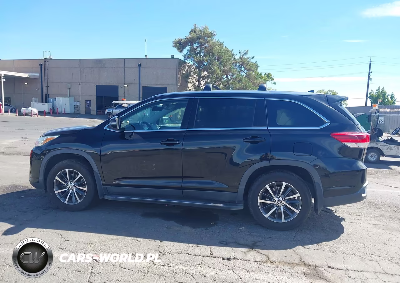 2019 Toyota Highlander Xle VIN:5TDJZRFH3KS626993 - 14