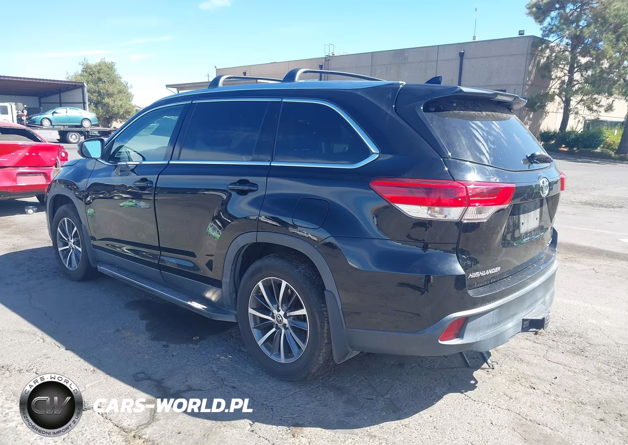2019 Toyota Highlander Xle VIN:5TDJZRFH3KS626993 - 3