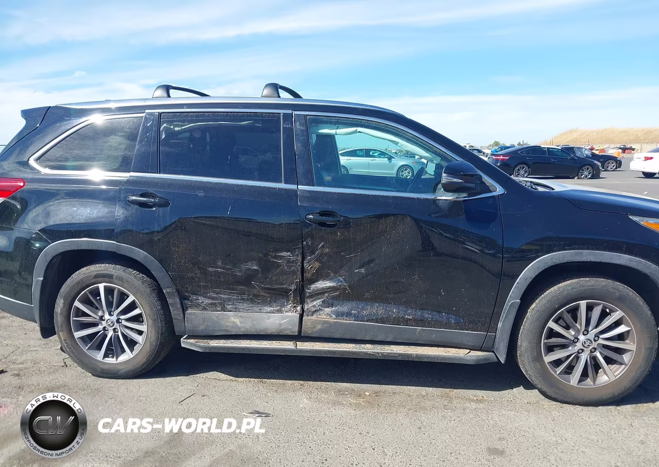 2019 Toyota Highlander Xle VIN:5TDJZRFH3KS626993 - 6