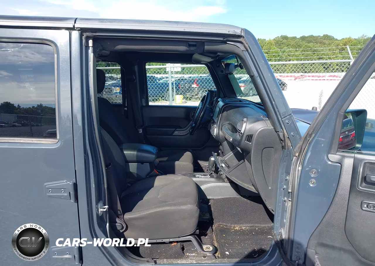 2017 Jeep Wrangler Unlimited Sport 4X4 VIN:1C4BJWDG0HL519625 - 5