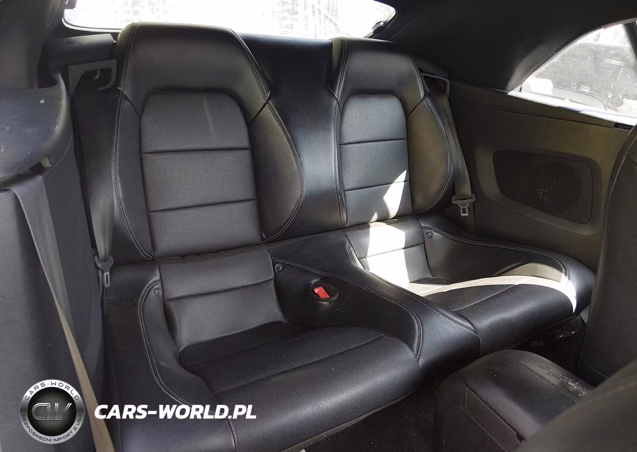2019 Ford Mustang Ecoboost Premium VIN:1FATP8UH2K5171089 - 8
