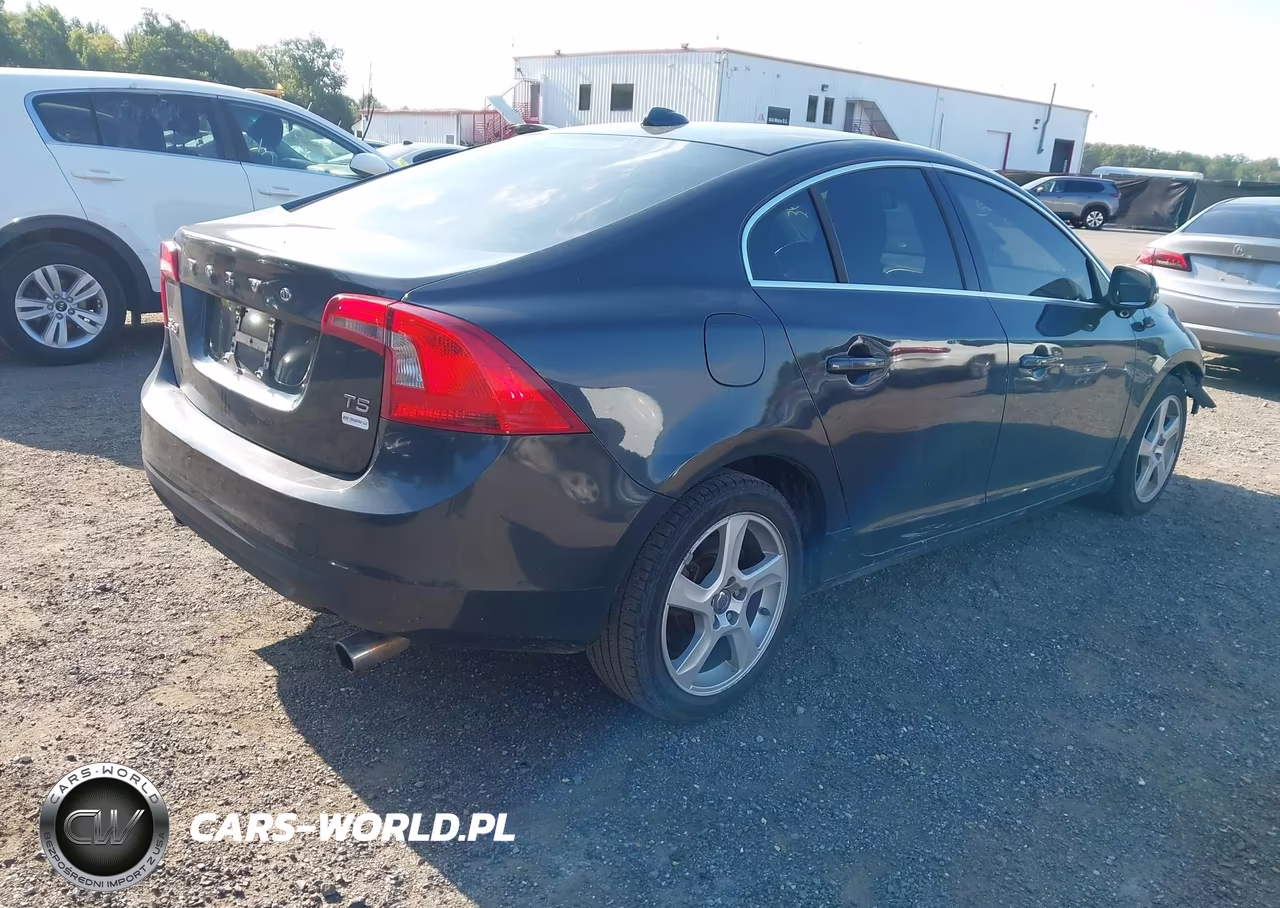2013 Volvo S60 T5 VIN:YV1612FS5D2219990 - 4