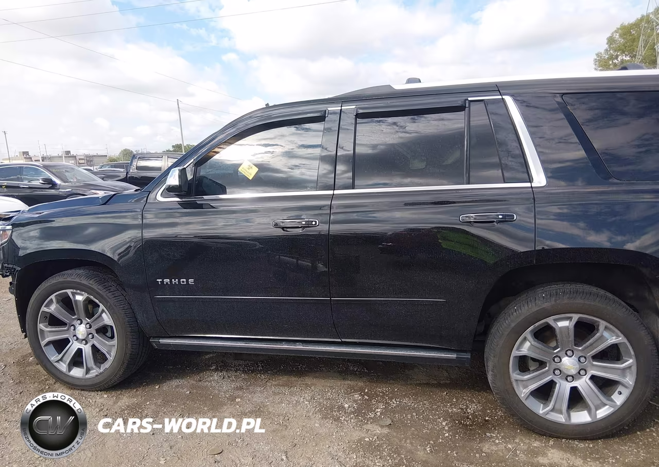 2017 Chevrolet Tahoe Premier VIN:1GNSKCKC8HR145880 - 14