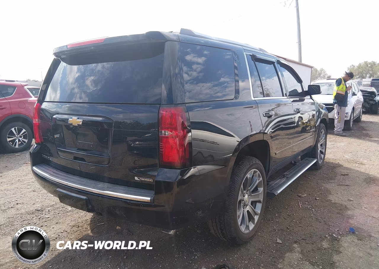 2017 Chevrolet Tahoe Premier VIN:1GNSKCKC8HR145880 - 4