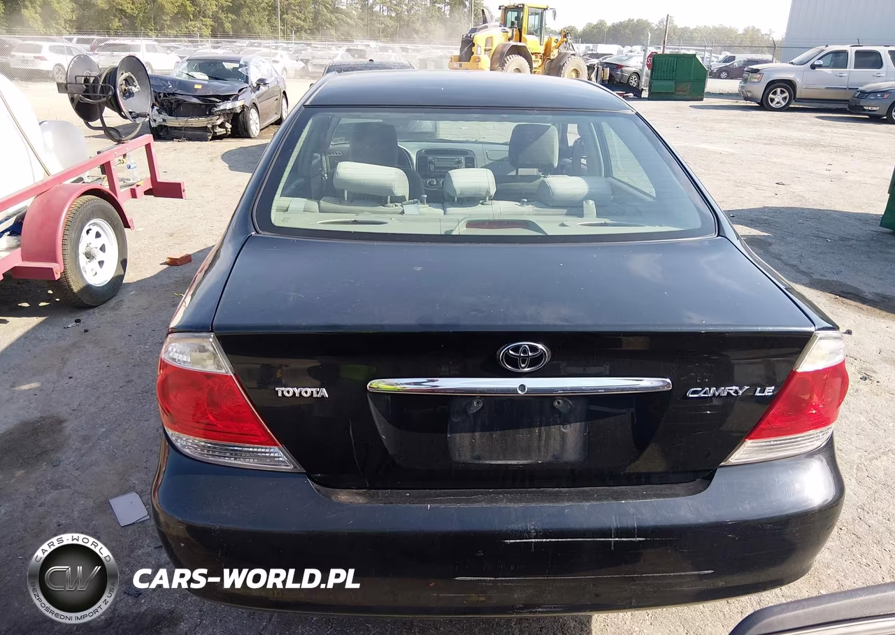 2005 Toyota Camry Le VIN:4T1BE32KX5U413498 - 16