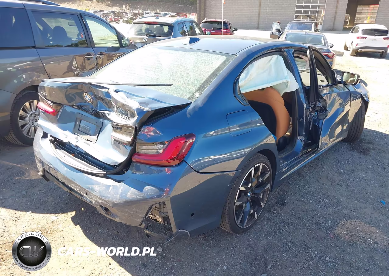 2025 BMW 330I xDrive VIN:3MW89CW03S8F33371 - 4