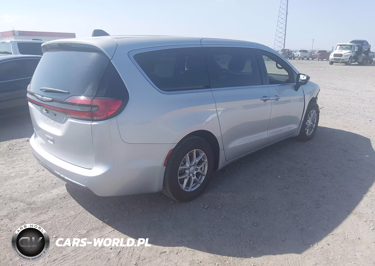 2026 Chrysler Pacifica Select VIN:2C4RC1BG9TR179499 - 4