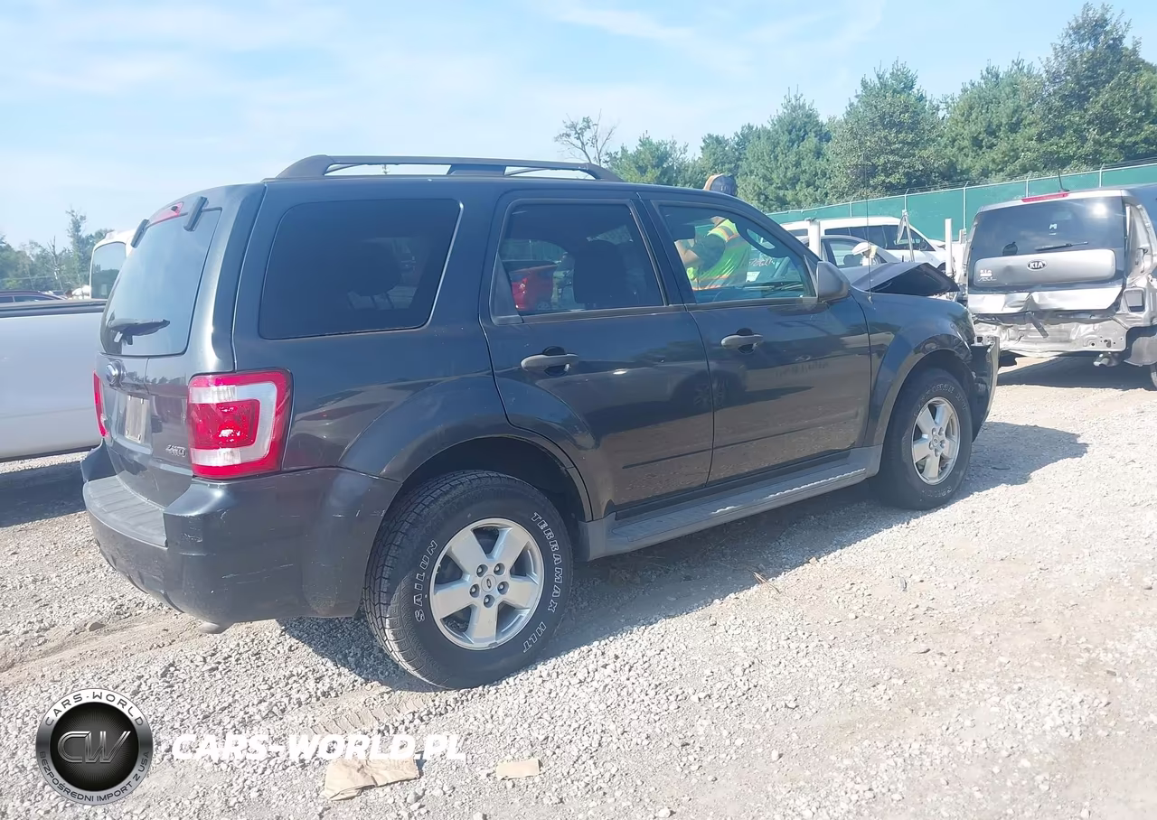 2009 Ford Escape Xlt VIN:1FMCU93709KC81275 - 4