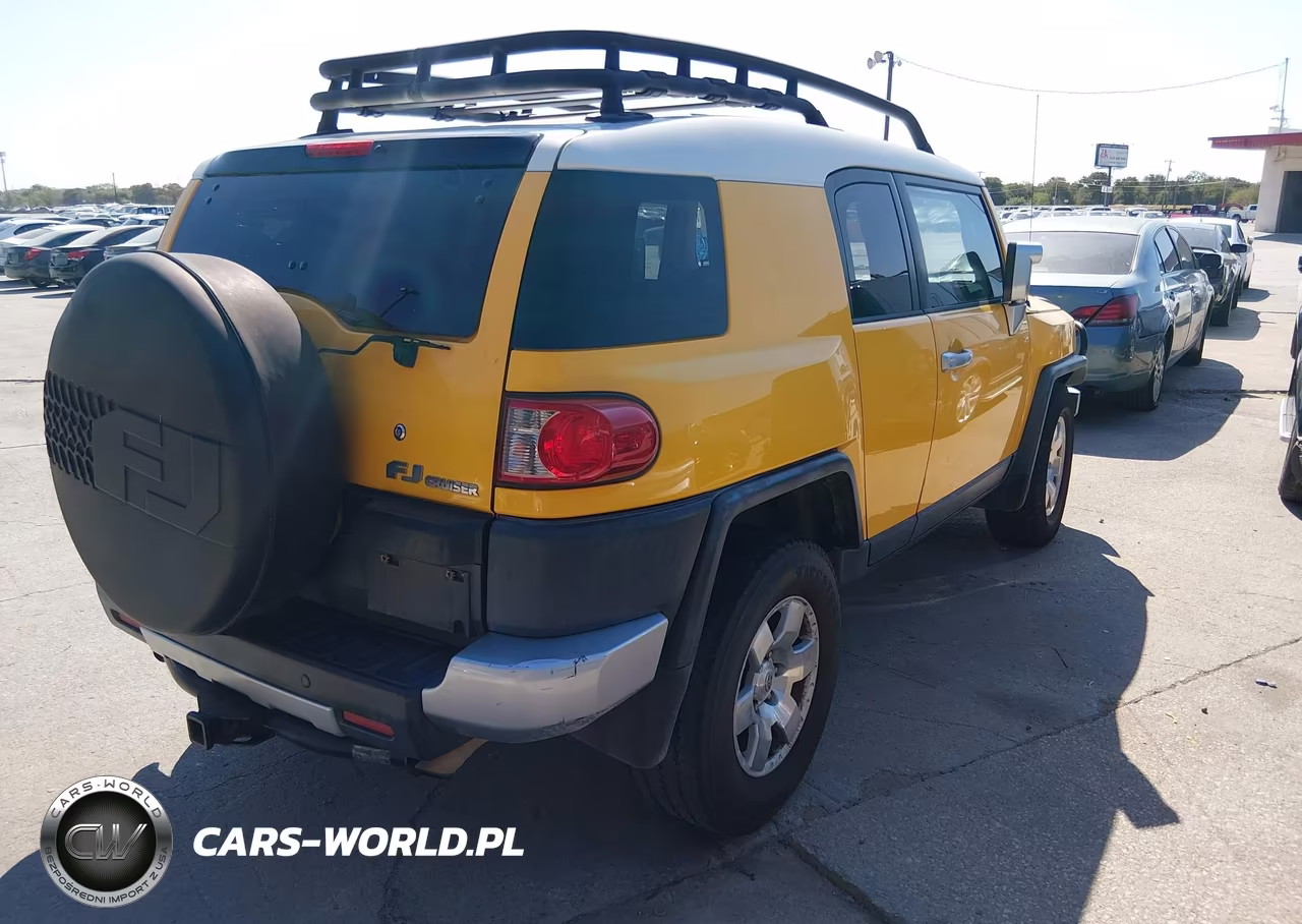 2008 Toyota Fj Cruiser VIN:JTEZU11F38K001918 - 4