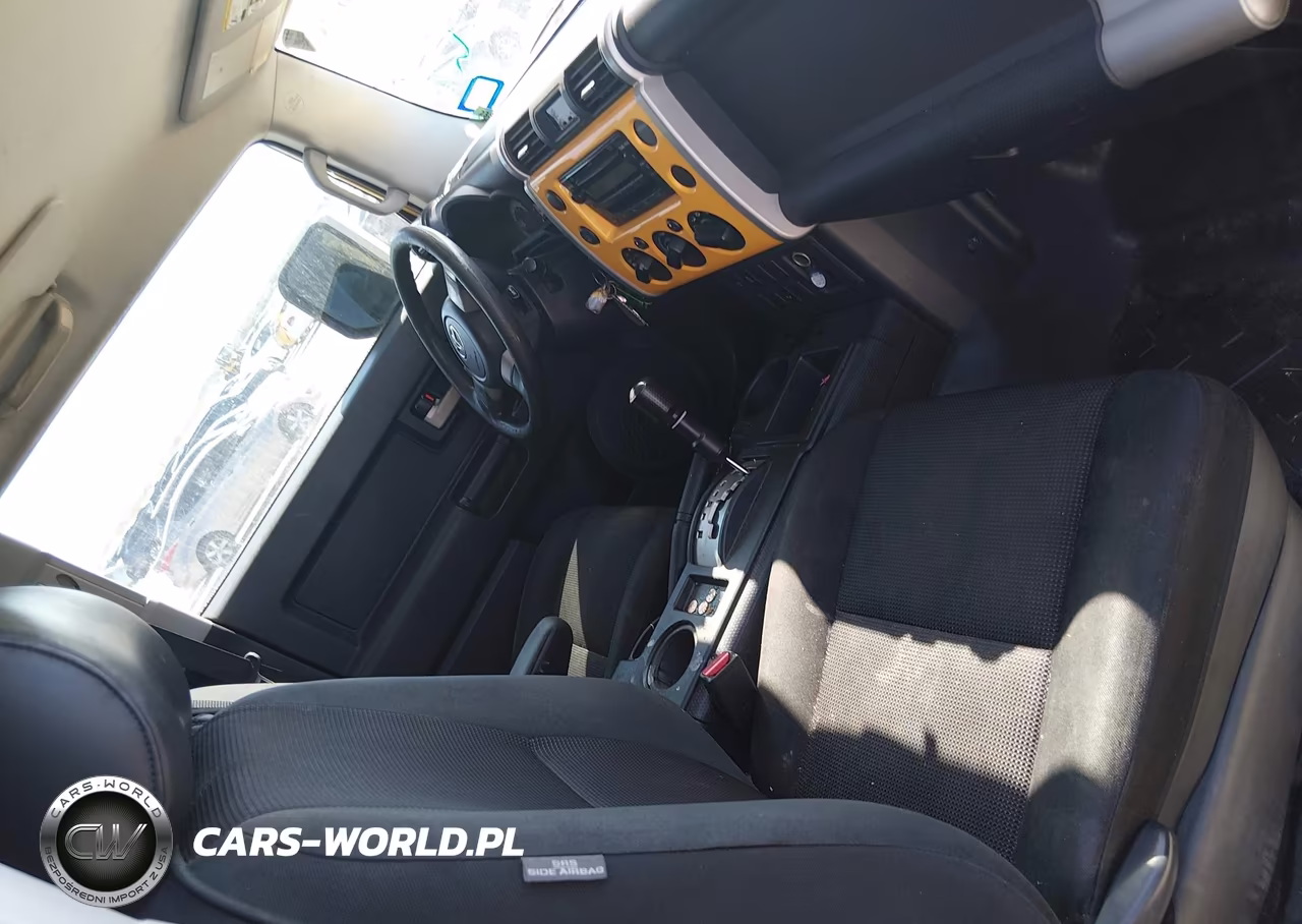 2008 Toyota Fj Cruiser VIN:JTEZU11F38K001918 - 5