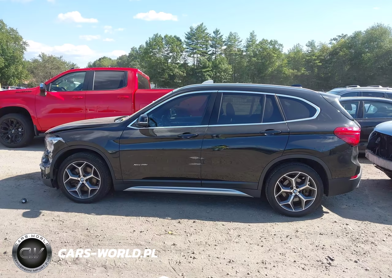 2018 BMW X1 xDrive28I VIN:WBXHT3C33J5F89847 - 14