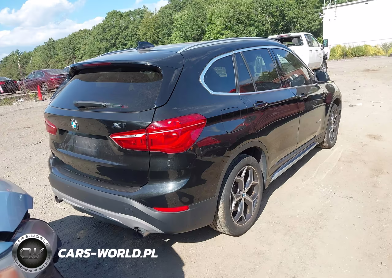 2018 BMW X1 xDrive28I VIN:WBXHT3C33J5F89847 - 4