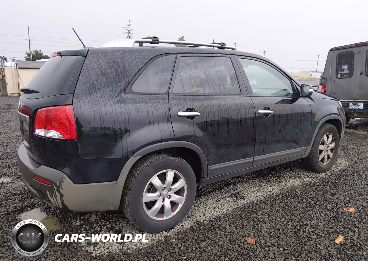2013 Kia Sorento Lx VIN:5XYKT3A60DG418689 - 4