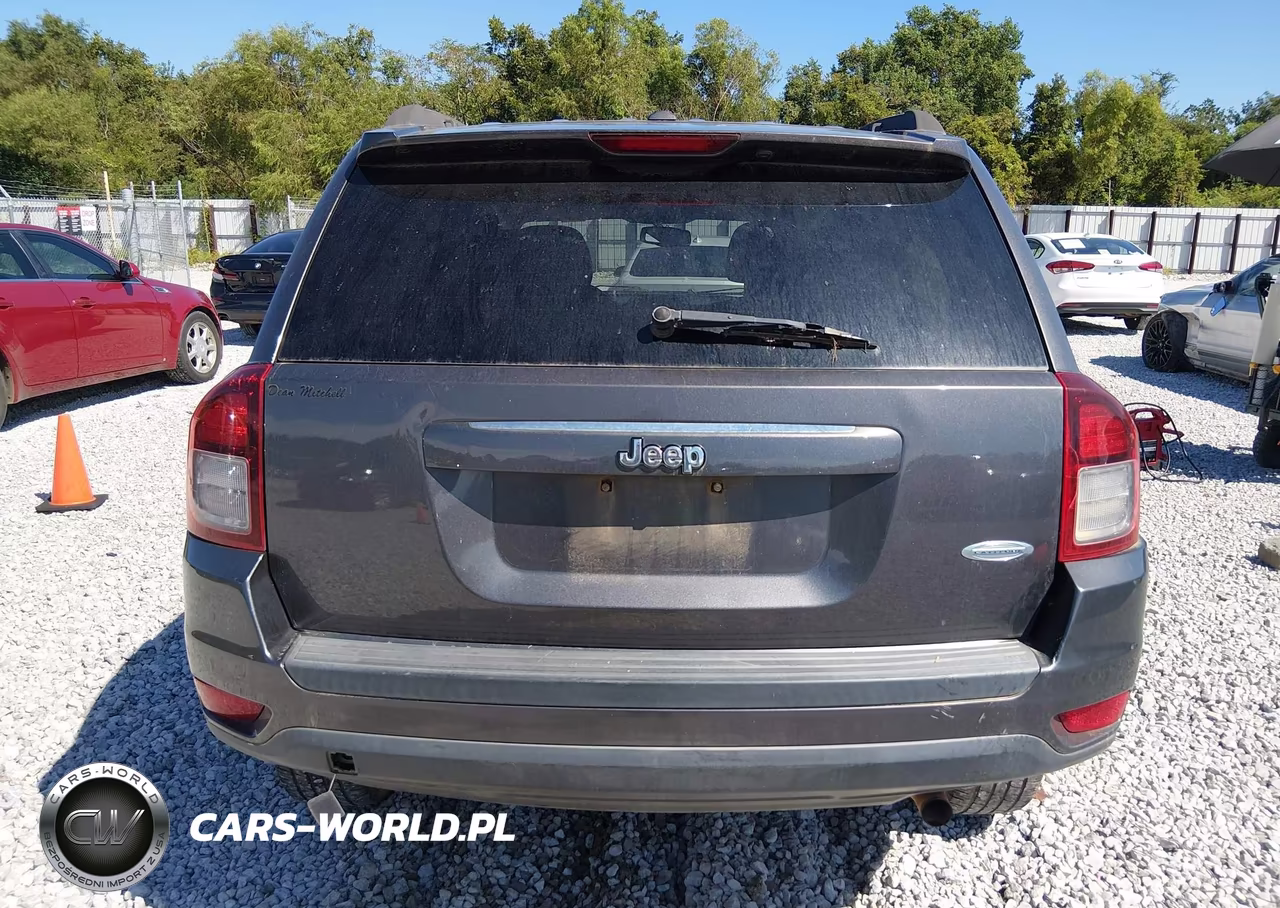 2016 Jeep Compass Latitude VIN:1C4NJCEA5GD609058 - 16