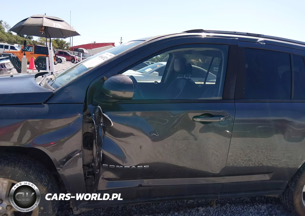 2016 Jeep Compass Latitude VIN:1C4NJCEA5GD609058 - 6