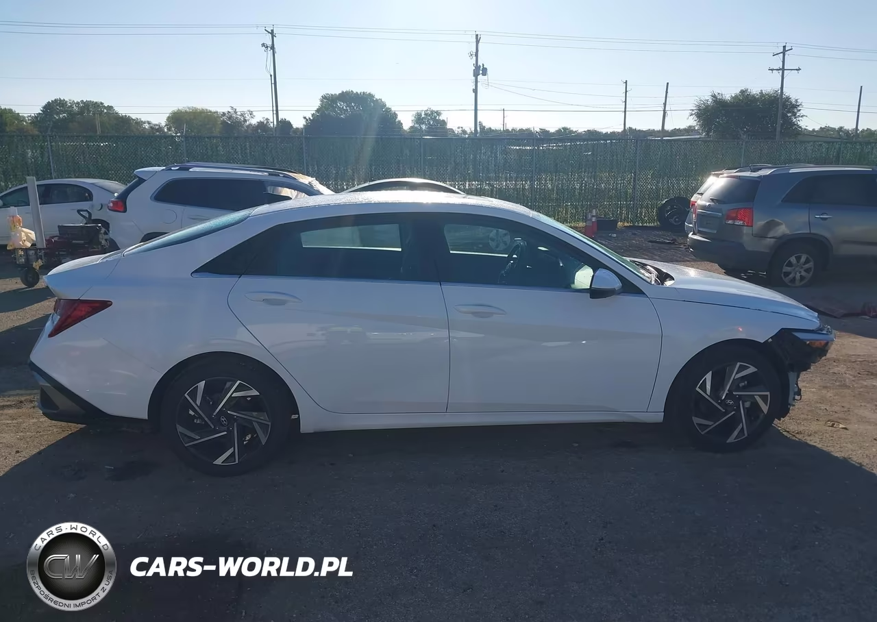 2025 Hyundai Elantra Limited VIN:KMHLP4DG6SU996905 - 14