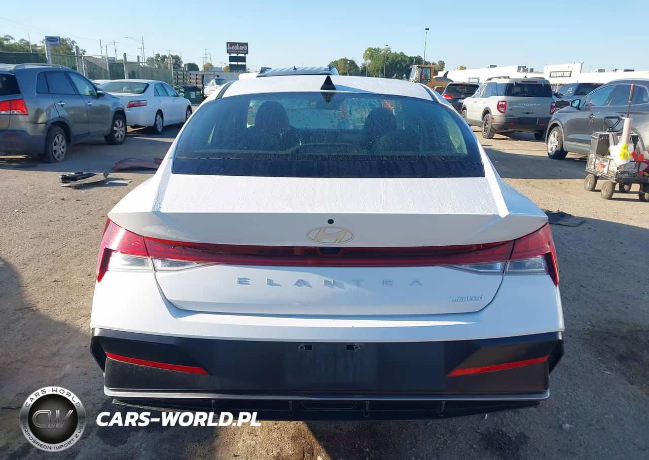 2025 Hyundai Elantra Limited VIN:KMHLP4DG6SU996905 - 17