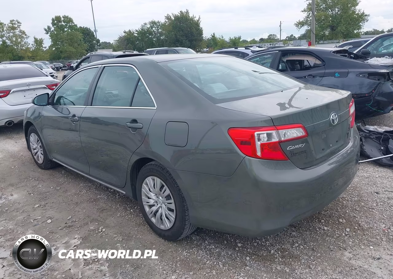 2014 Toyota Camry Le VIN:4T4BF1FK2ER358062 - 3