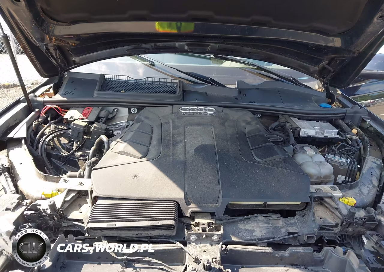 2018 Audi Q7 3.0T Premium VIN:WA1VAAF74JD012119 - 10