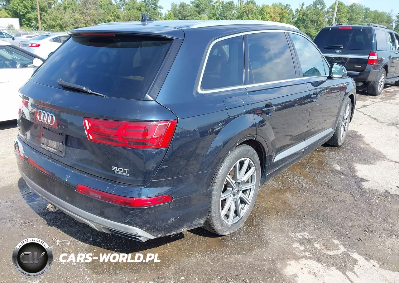 2018 Audi Q7 3.0T Premium VIN:WA1VAAF74JD012119 - 4