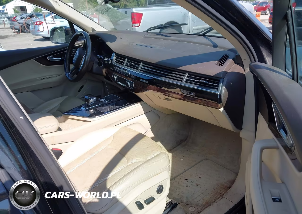 2018 Audi Q7 3.0T Premium VIN:WA1VAAF74JD012119 - 5
