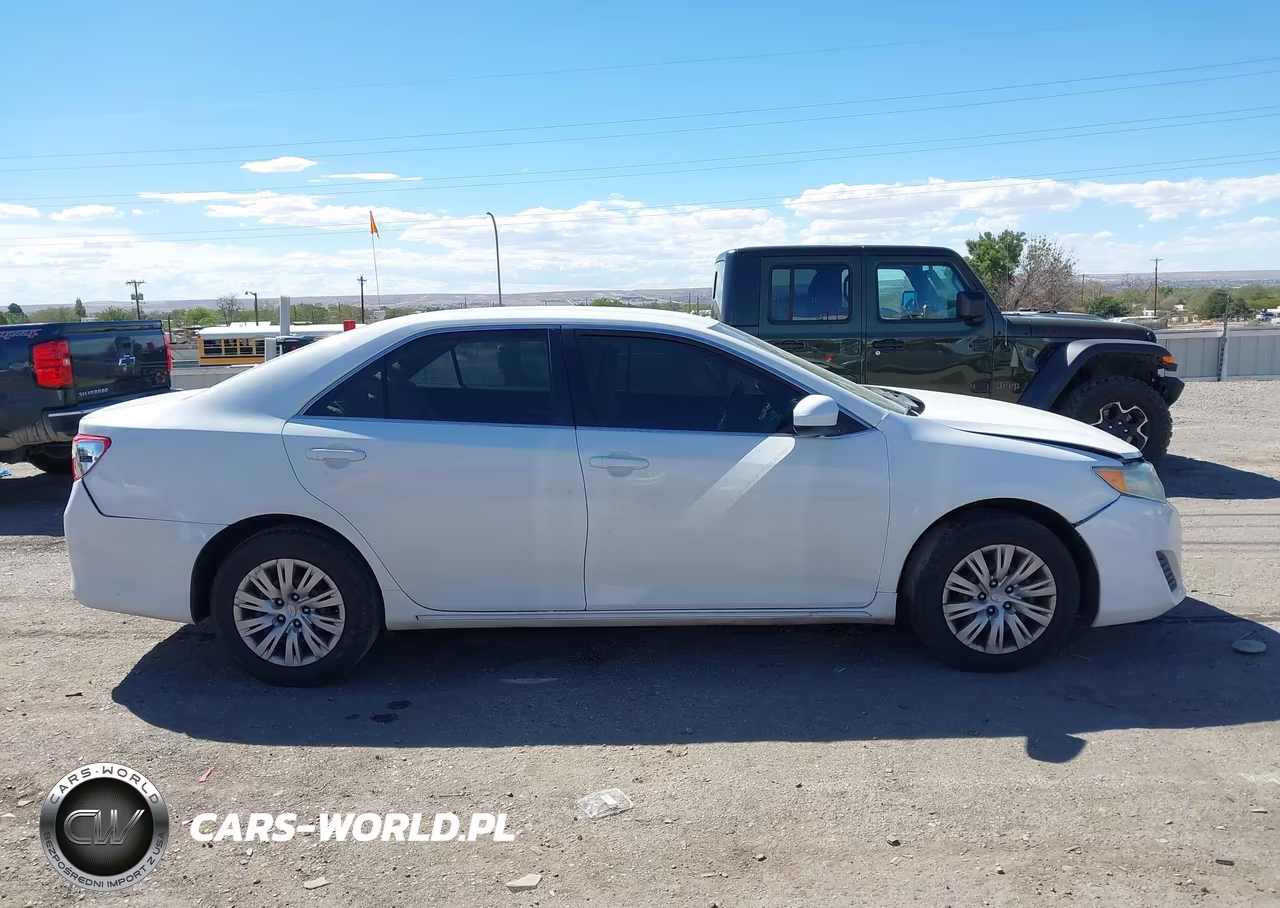 2014 Toyota Camry Le VIN:4T4BF1FKXER363977 - 12