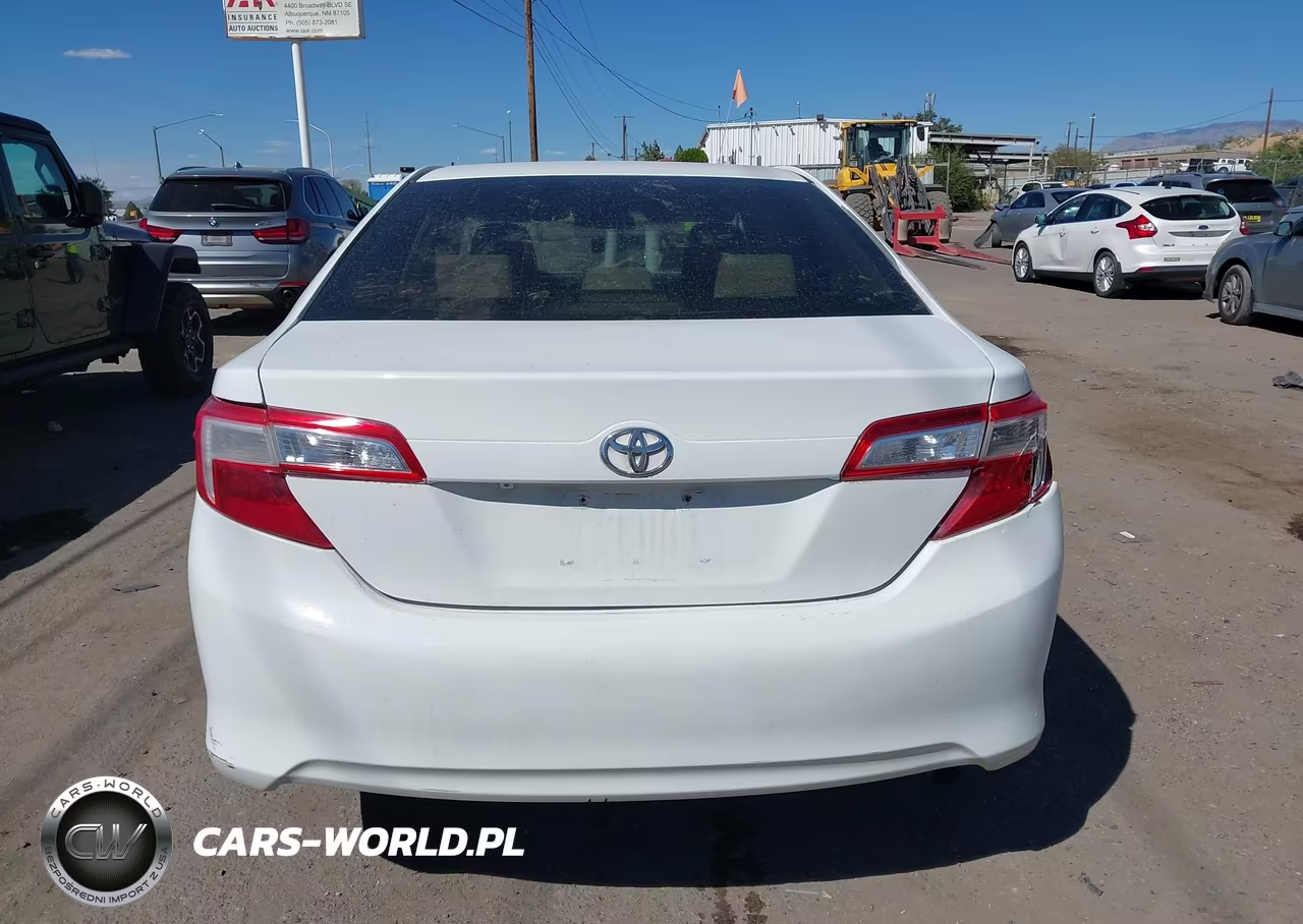 2014 Toyota Camry Le VIN:4T4BF1FKXER363977 - 15