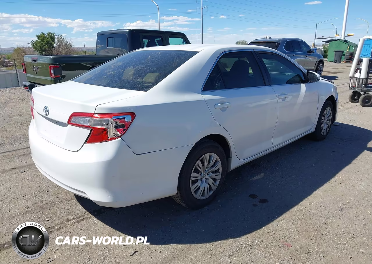 2014 Toyota Camry Le VIN:4T4BF1FKXER363977 - 4