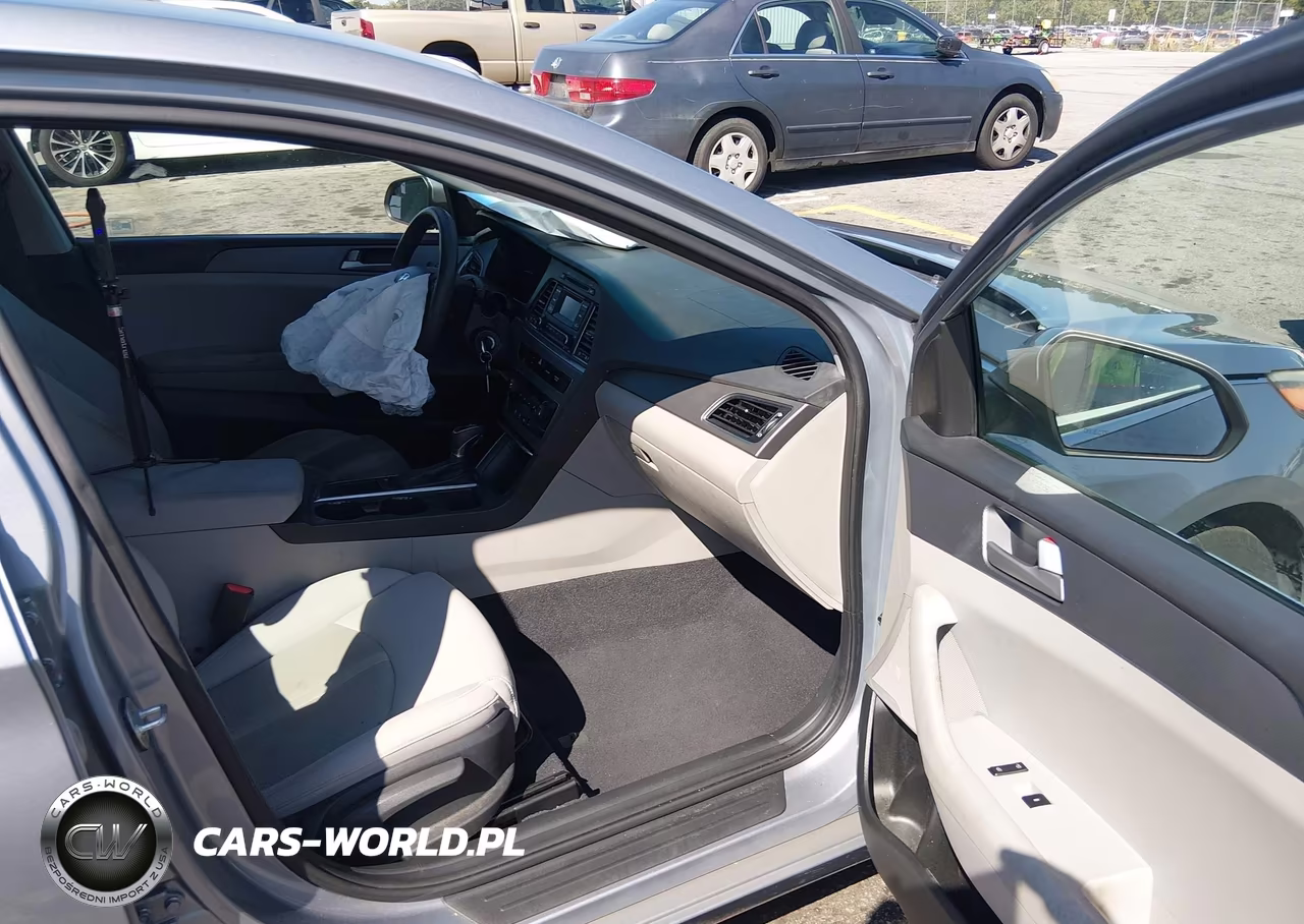 2017 Hyundai Sonata VIN:5NPE24AF1HH492563 - 5