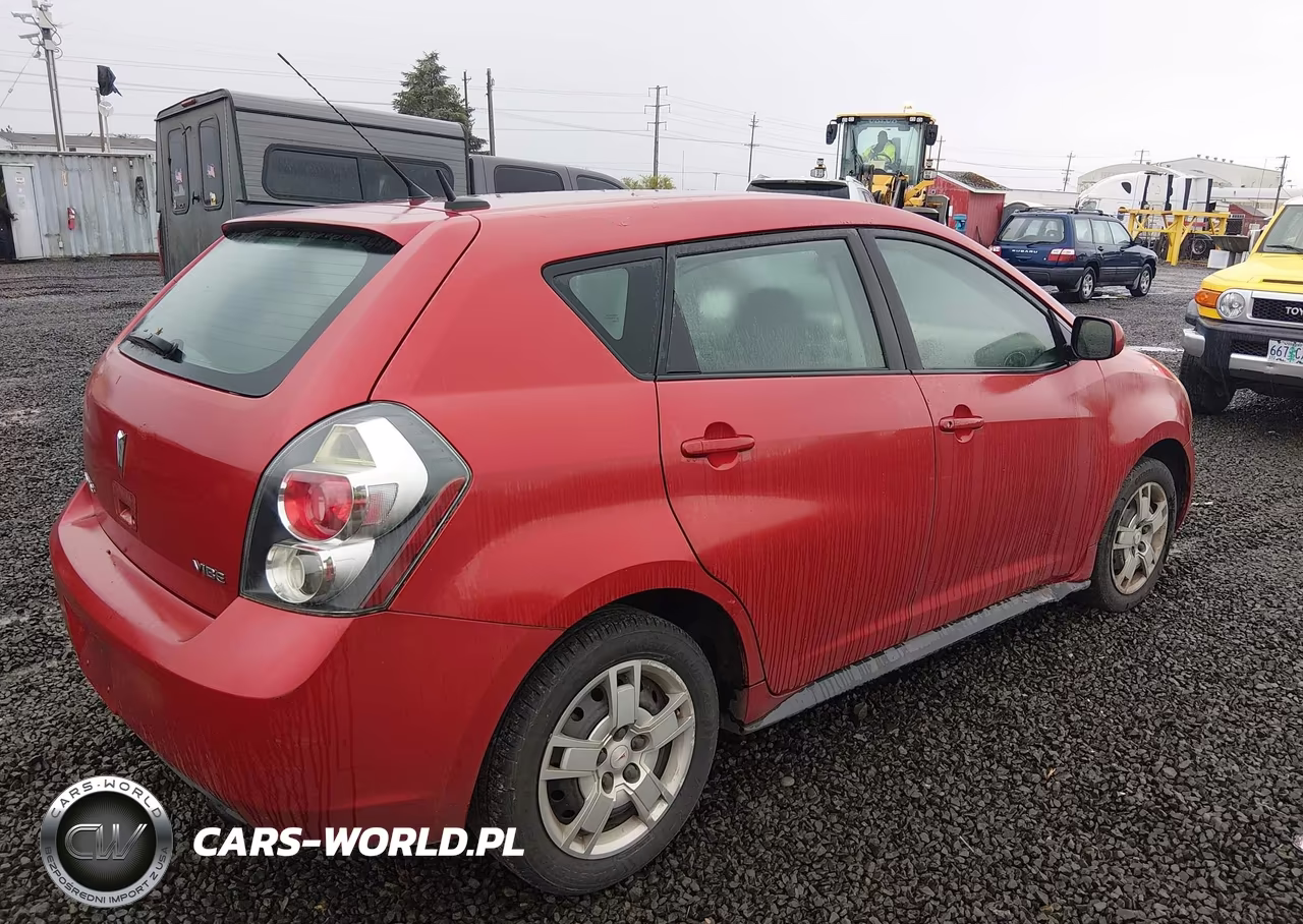 2010 Pontiac Vibe VIN:5Y2SP6E03AZ420428 - 4