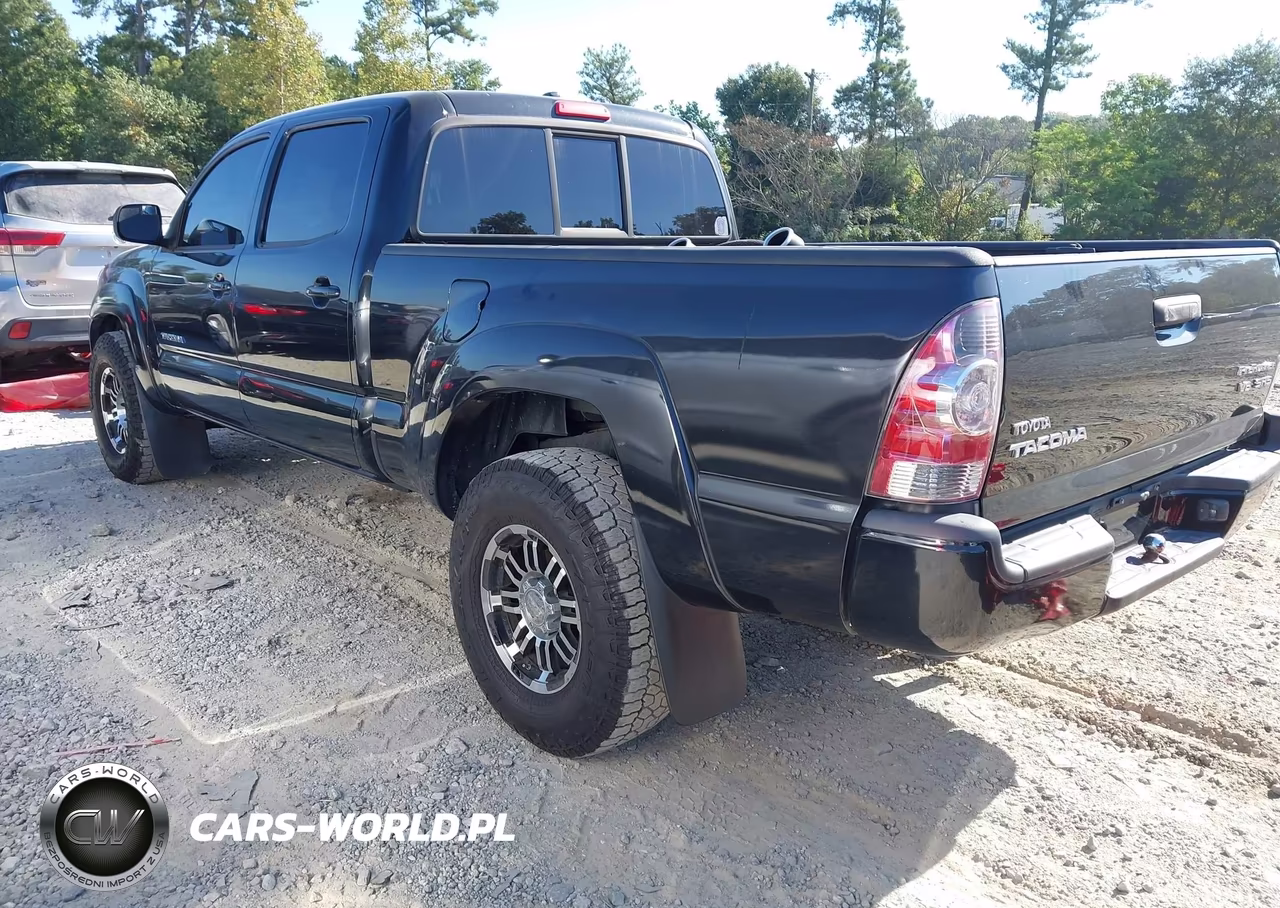 2010 Toyota Tacoma Prerunner V6 VIN:5TEKU4HN5AZ697395 - 3