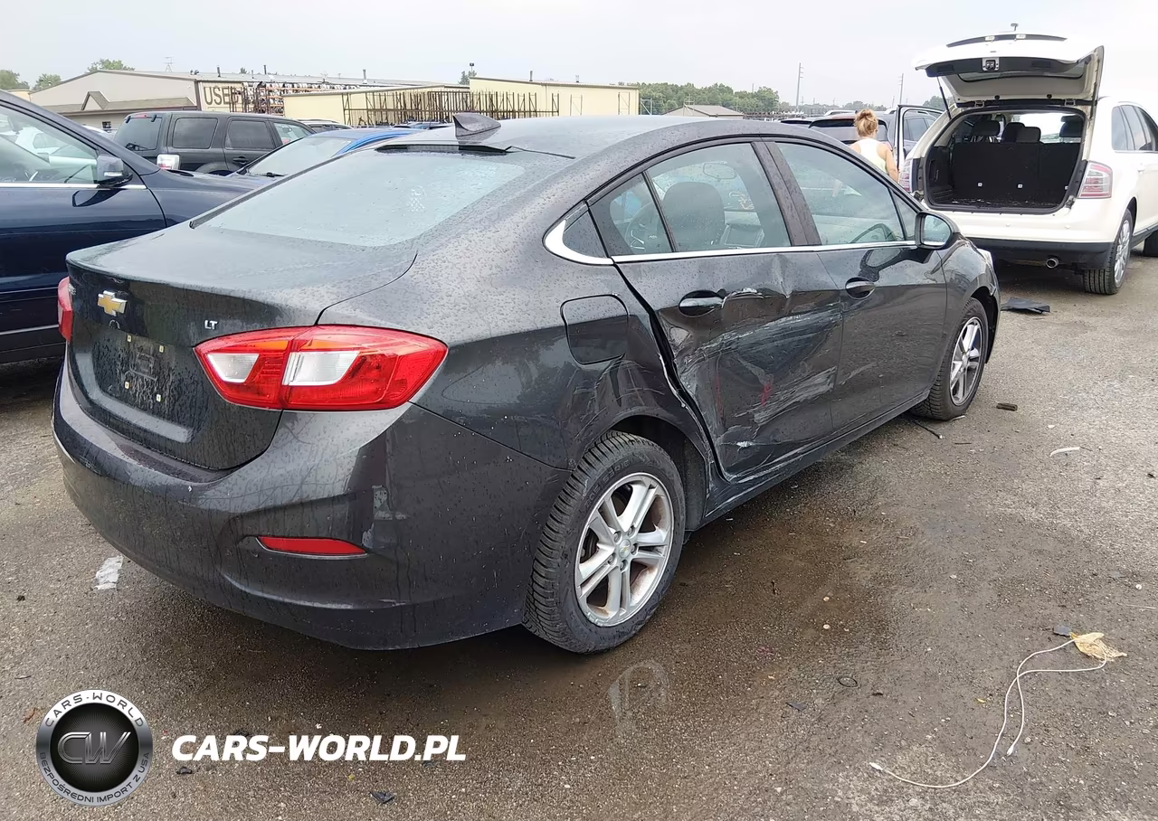 2017 Chevrolet Cruze Lt Auto VIN:1G1BE5SM9H7237203 - 4