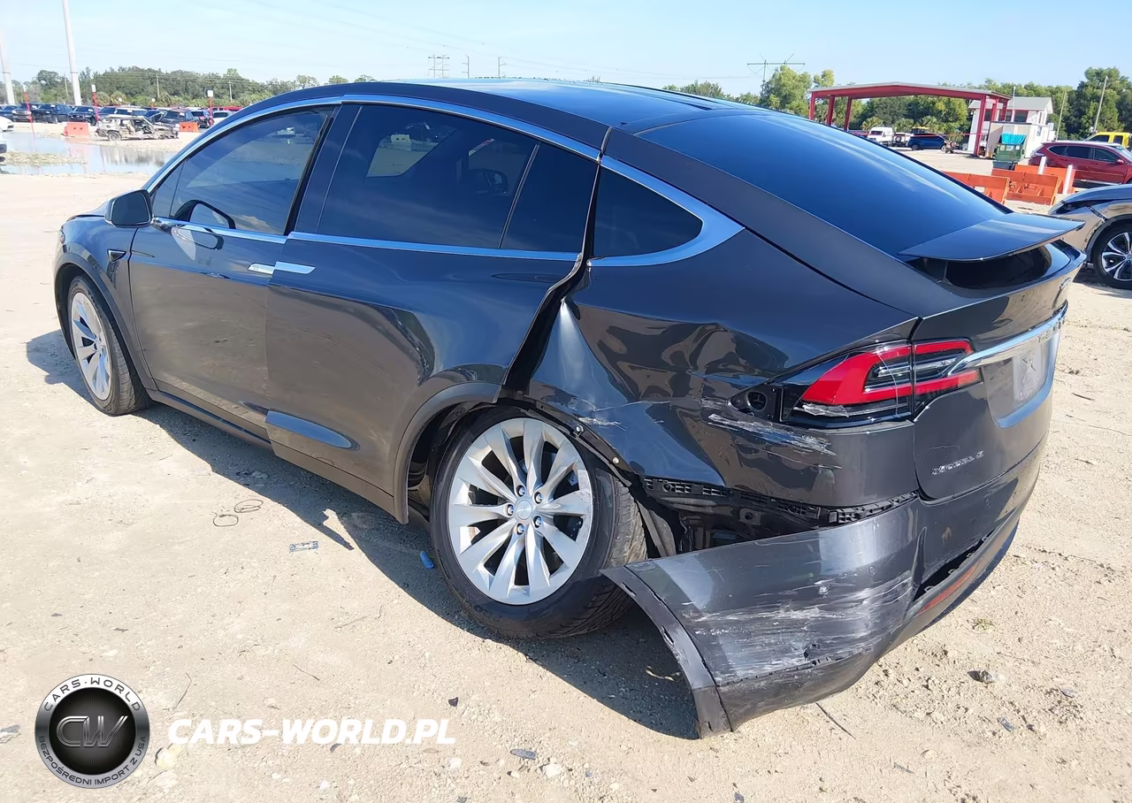 2018 Tesla Model X 100D-75D-P100D VIN:5YJXCBE21JF120100 - 3