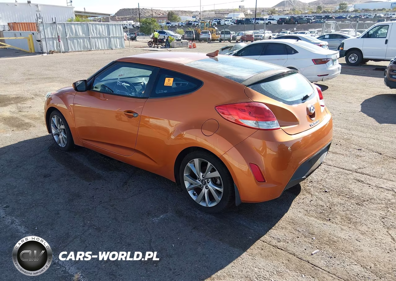 2016 Hyundai Veloster VIN:KMHTC6AD8GU278927 - 3