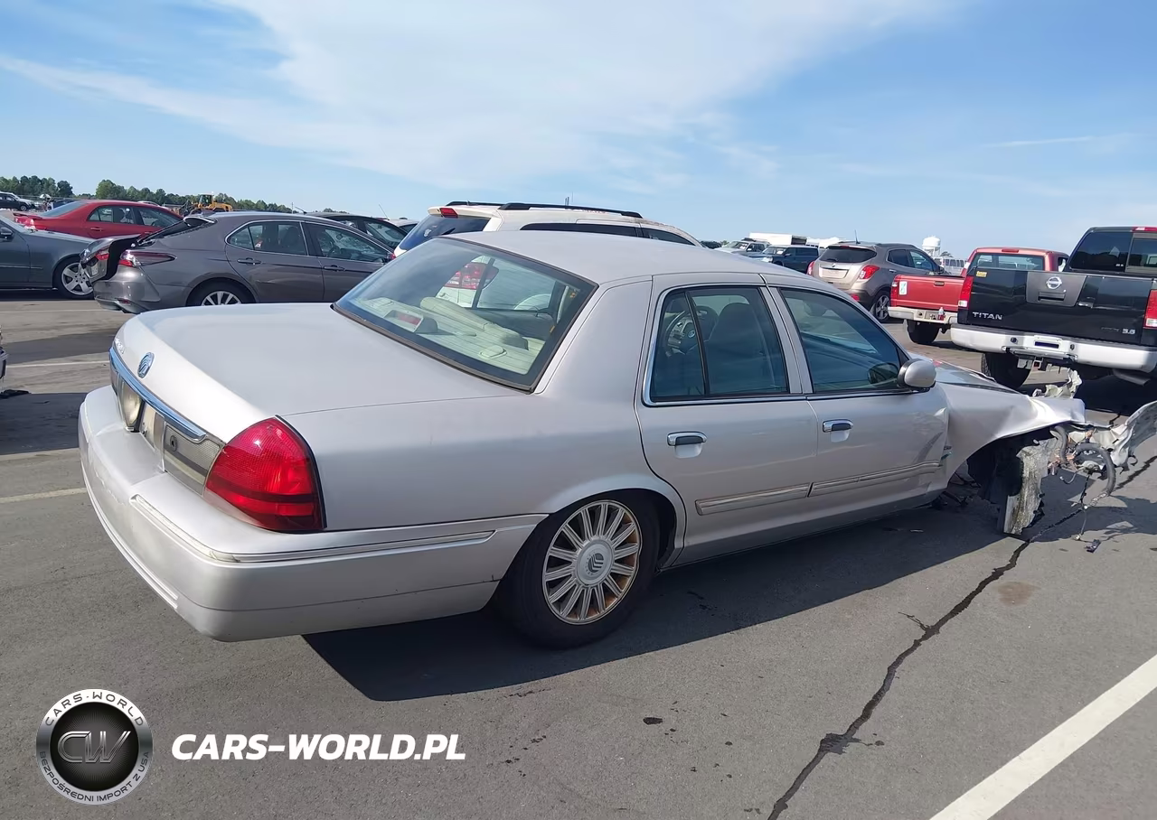 2010 Mercury Grand Marquis Ls (Fleet Only) VIN:2MEBM7FV5AX616058 - 4
