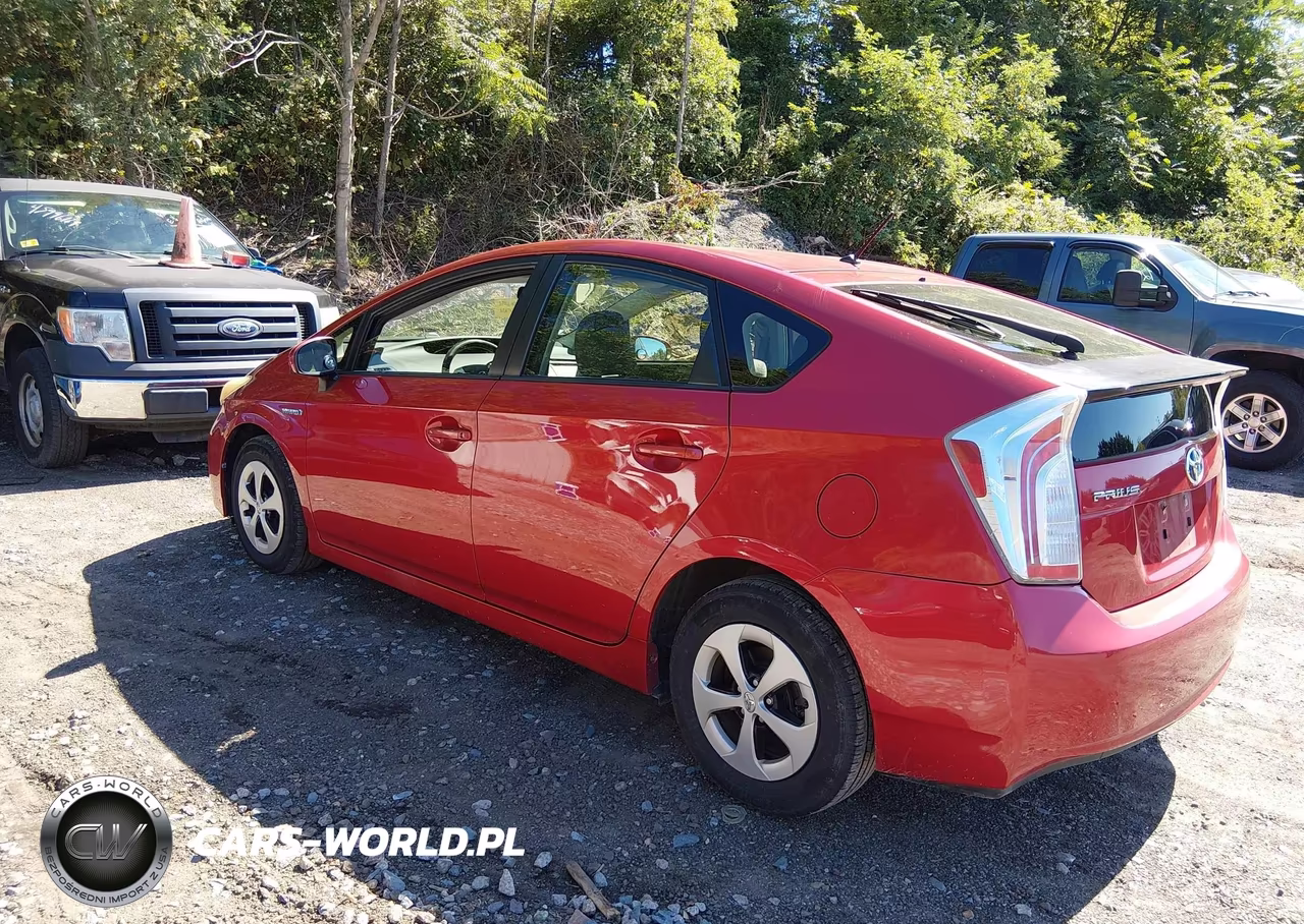 2013 Toyota Prius Two VIN:JTDKN3DU4D0354473 - 3