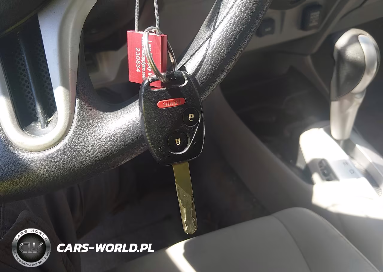 2013 Honda Insight VIN:JHMZE2H35DS006632 - 11