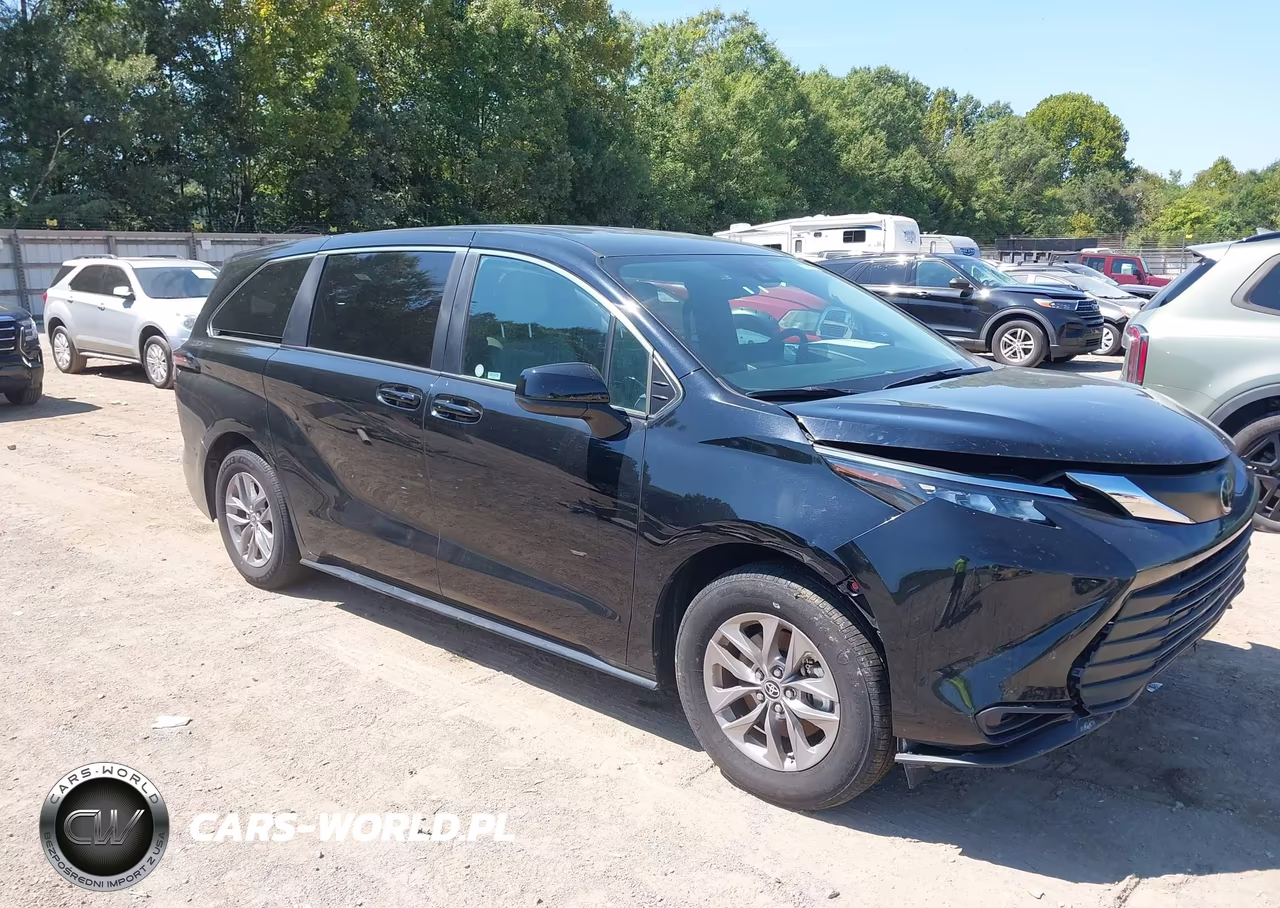 2026 Toyota Sienna Le – zdjęcie 1 z 16