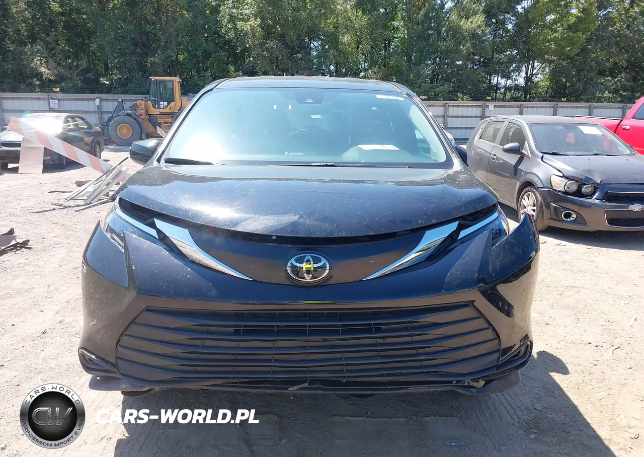 2026 Toyota Sienna Le VIN:5TDKRKEC0TS291923 - 12