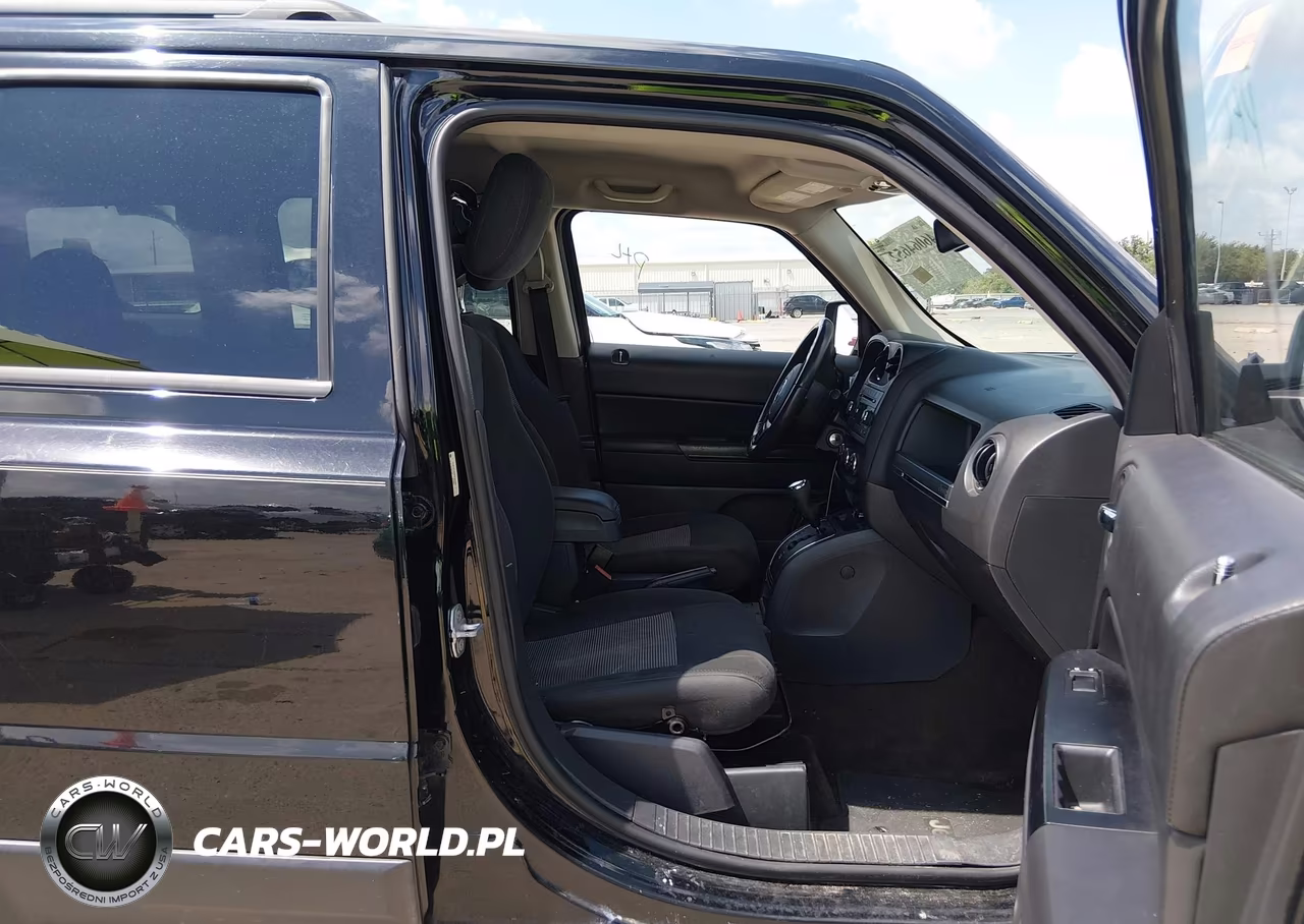 2015 Jeep Patriot Latitude VIN:1C4NJPFB3FD186493 - 5