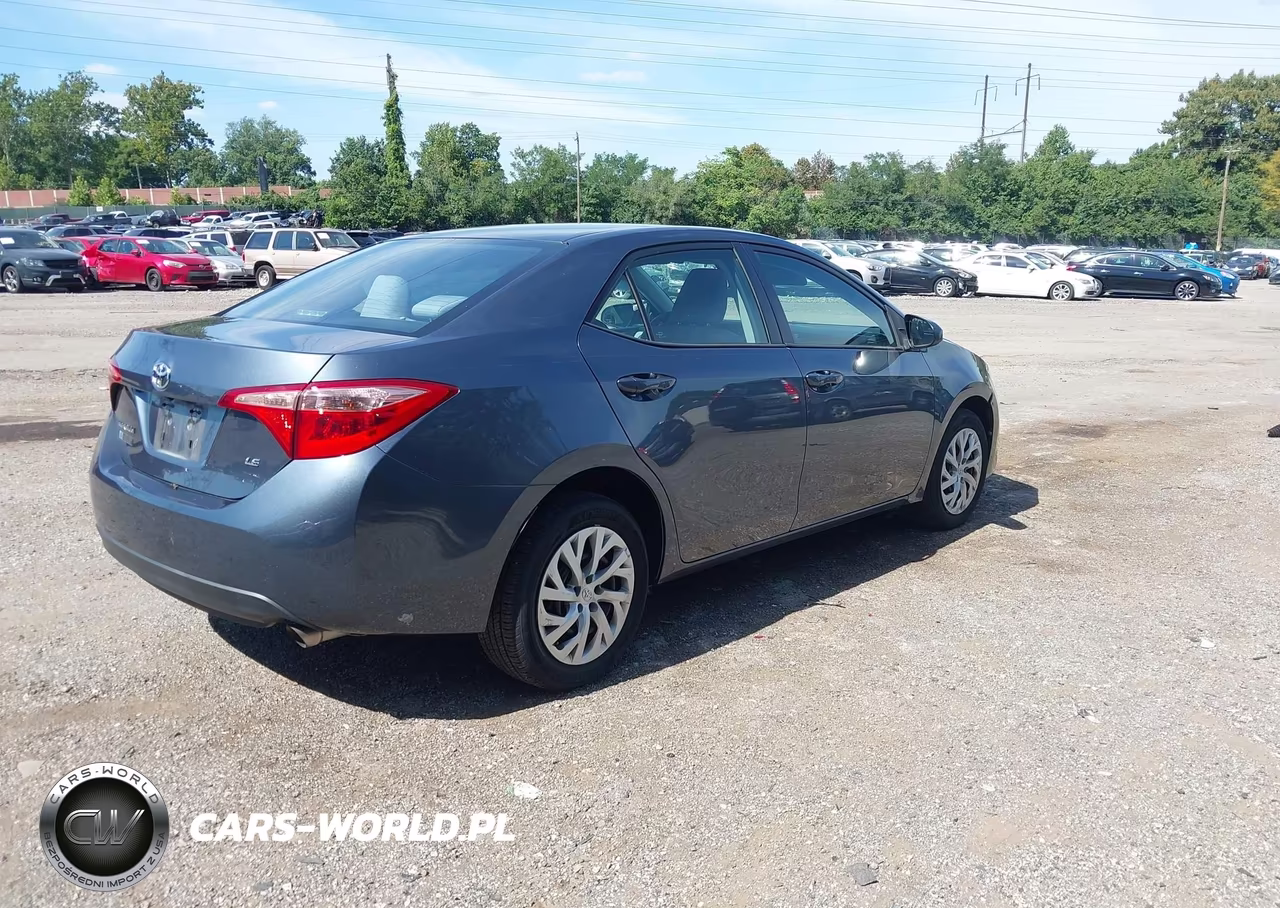 2017 Toyota Corolla Le VIN:2T1BURHE7HC937253 - 4