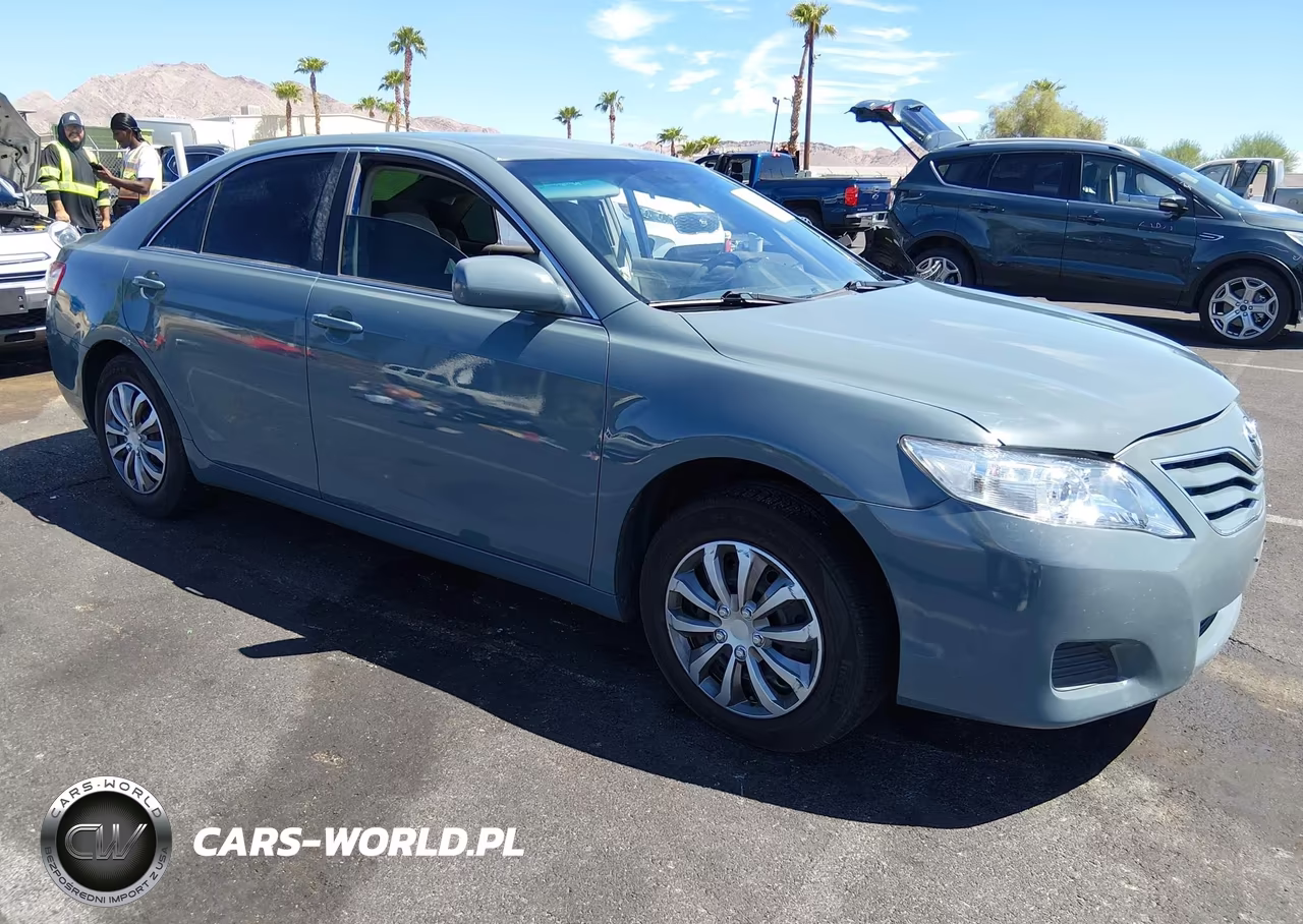 2011 Toyota Camry Le – zdjęcie 1 z 15