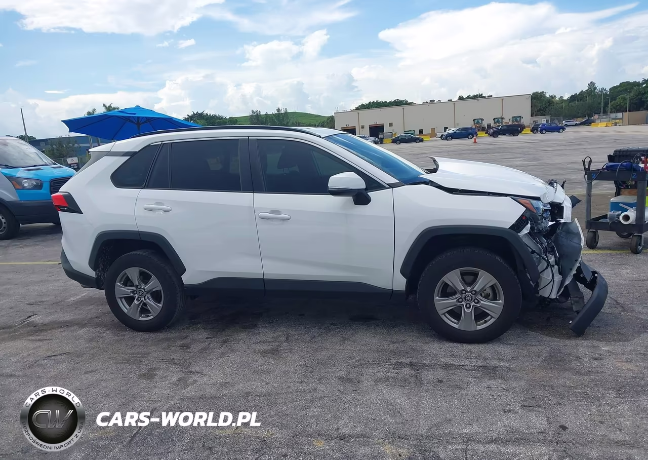 2023 Toyota Rav4 Xle VIN:2T3W1RFV5PC233376 - 13