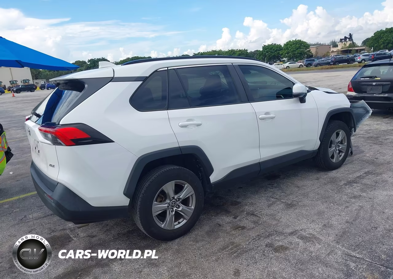 2023 Toyota Rav4 Xle VIN:2T3W1RFV5PC233376 - 4