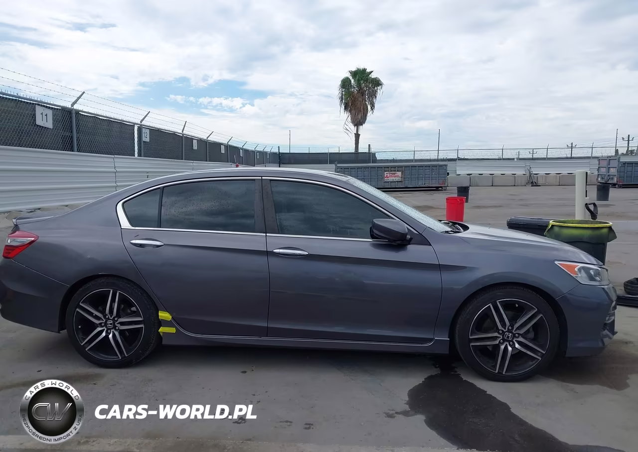 2017 Honda Accord Sport VIN:1HGCR2F59HA116211 - 13
